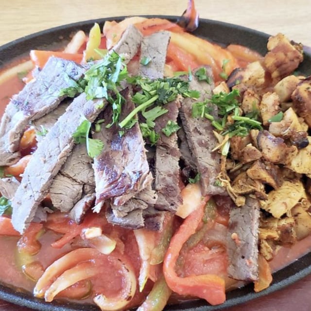 Fajitas (Combo with one or two meats).